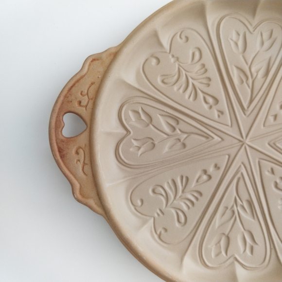 Vintage Brown Bag Cookie Art Hearts And Flowers Shortbread Cookie Mold Stoneware - Picture 2 of 7